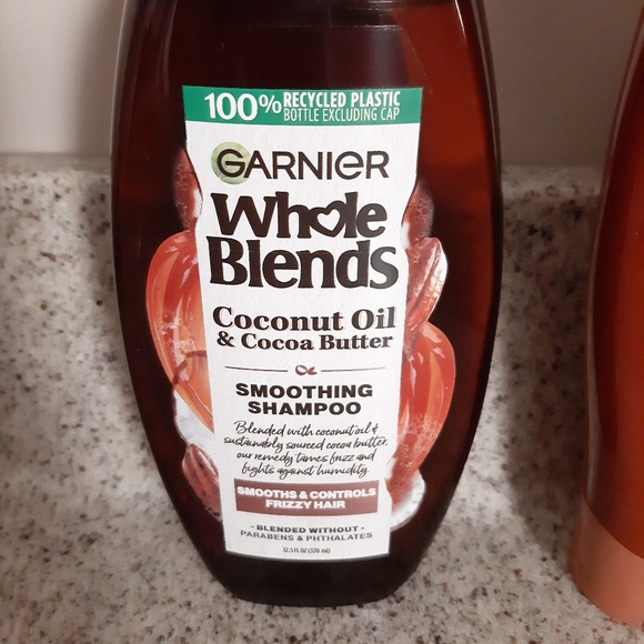 Garnier Whole Blends Coconut Oil & Coconut Butter Haircare Bundle - Picture 11 of 13